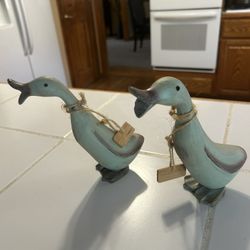 Vintage Ceramic Pair Of Ducks 8 Inches Height 