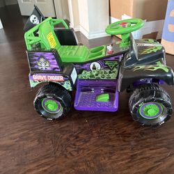 Precioso Carro  Recargable Para Niño De Un año A3