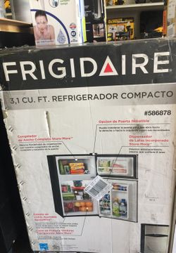 Compact refrigerator