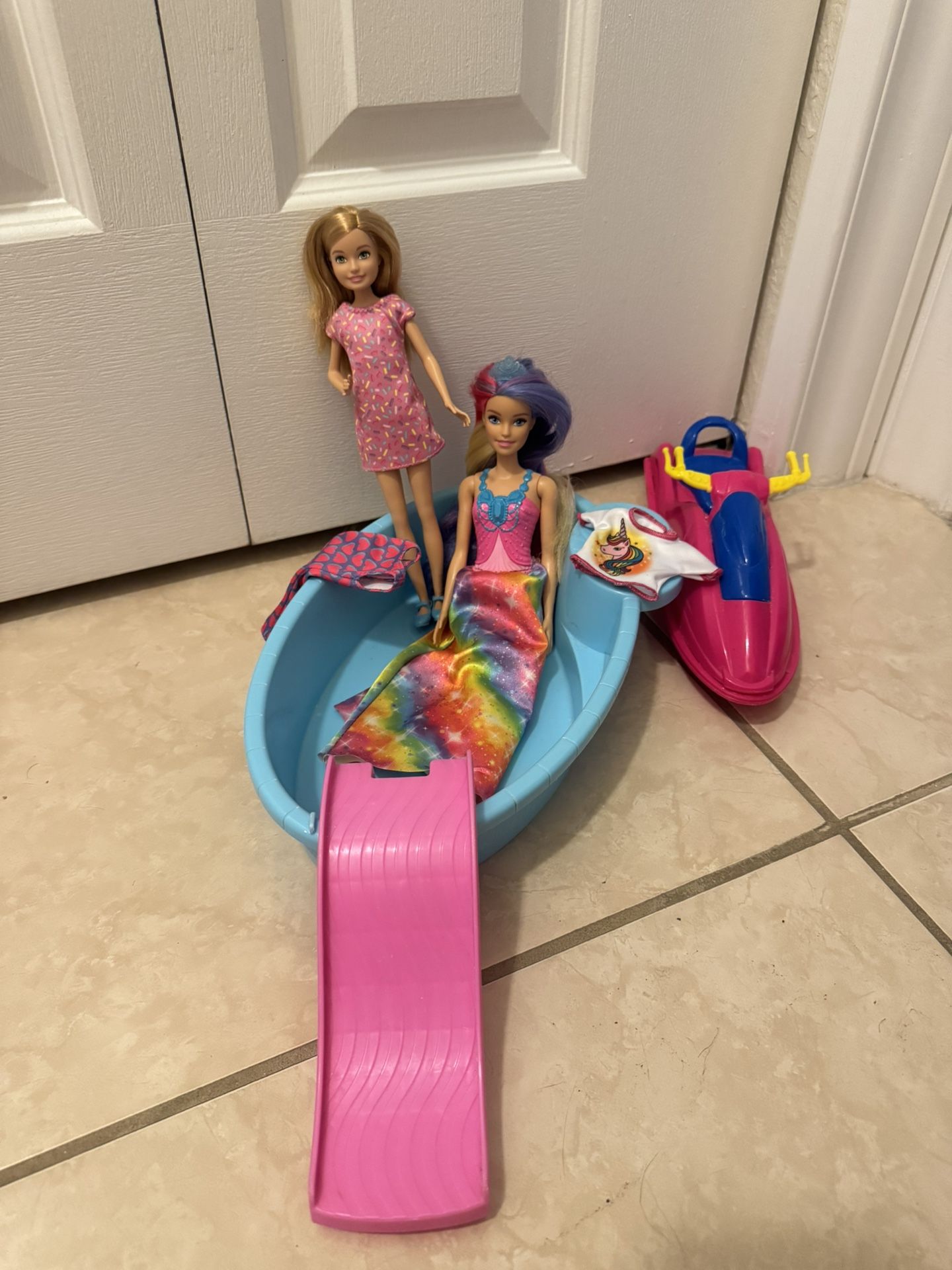 Barbie Pool With Jet Ski And Fiends