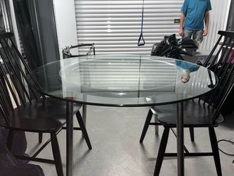 Dining set chairs included