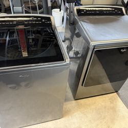 Whirlpool Cabrio Washer And Electric Dryer 