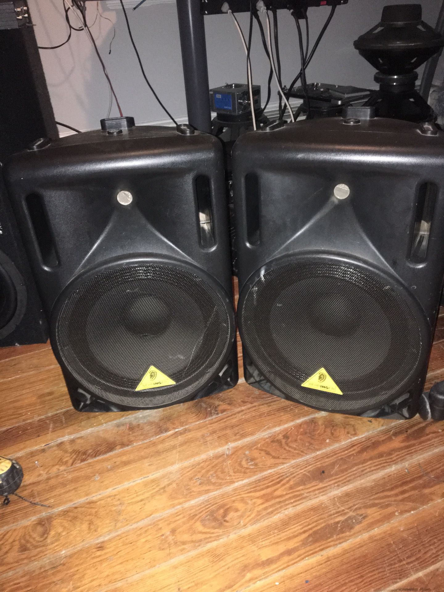 BERINGER power speakers 12 inches 550 watts