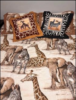 Safari Bedspread set with 2 Shams and 2 Accent Pillows (King)