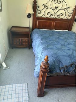 Mattress Queen size Simmons Beautyrest Exceptionale pillow top