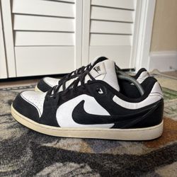 🔥 2010 Nike Black & White Low Tops (Size 10 Men's) – Not Panda Dunks, Still Fire! 🔥