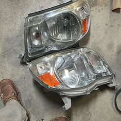 ‘05 Tacoma Headlights 