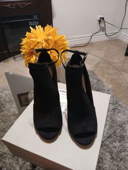 From London  black  heals