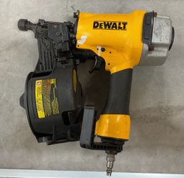 Dewalt Pneumatic 15-Degree Coil Corded Fencing Nailer