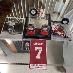 4 H-O-F  Red Wing Legends   Certified Signed  Photos. Puck  Banner 