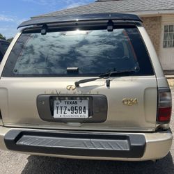 1998 Infiniti QX4