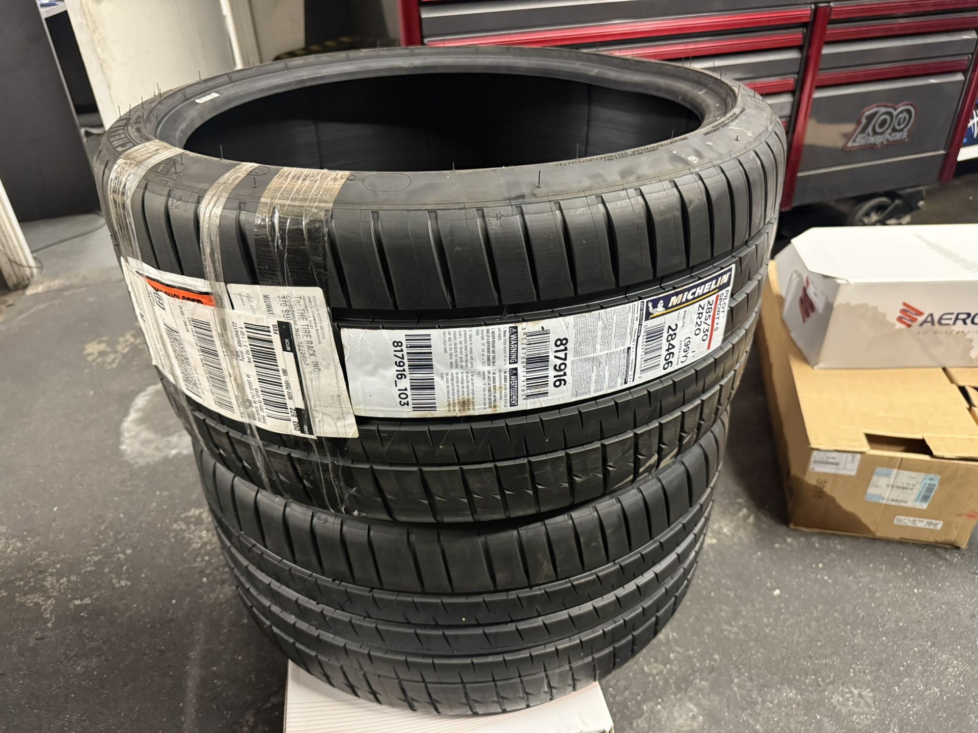 285 30 20 Michelin Ps4s BMW Star Rated NEW