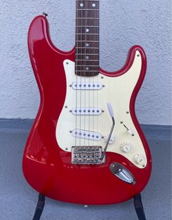 AVAILABLE Red Squier Affinity Strat - Read the details BEFORE you message me, please