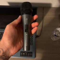 Sennheiser E825 S