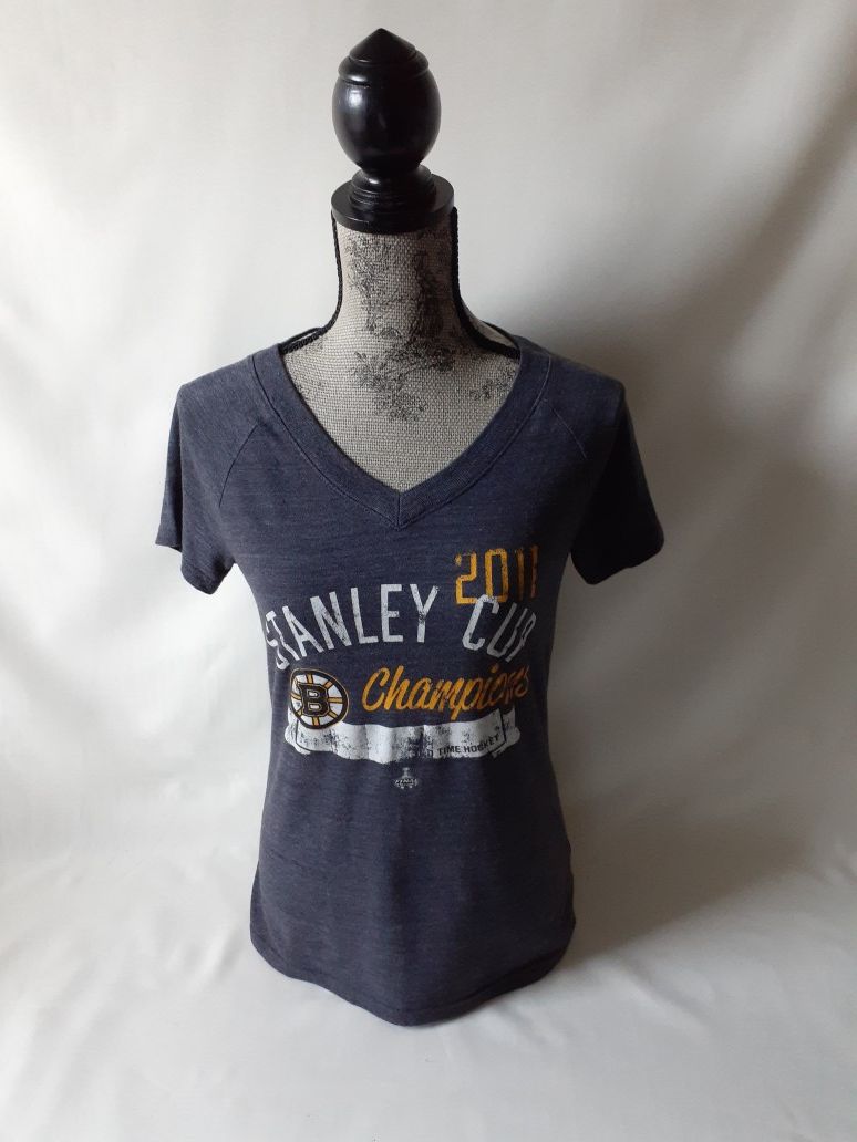Boston Bruins 2011 Stanley Cup champion women's grey v-neck short sleeve top size L