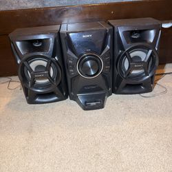 Sony MHC-EC609iP Mini Hi-Fi Shelf System