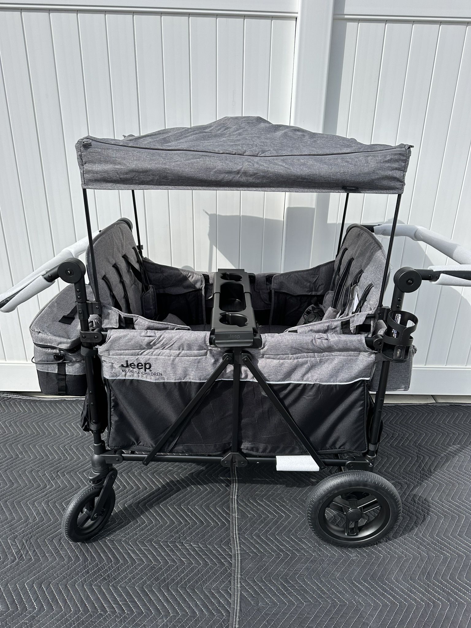 New 4 Seater Stroller Wagon/ Jeep 4 Seater Wagon