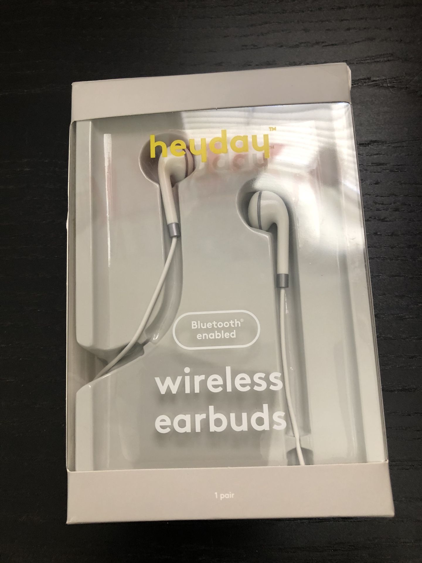 HEYDAY WIRELESS EARBUDS WHITE AND GREY