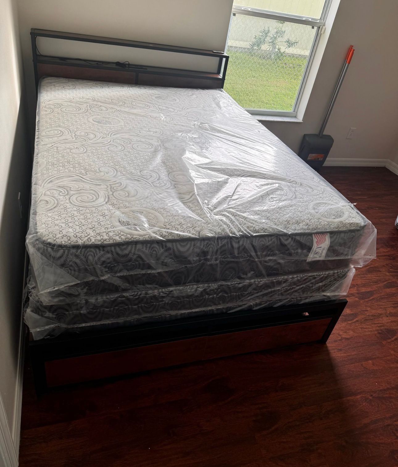 NEW MATTRESS FULL SIZE PLUSH WITH BOX SPRING