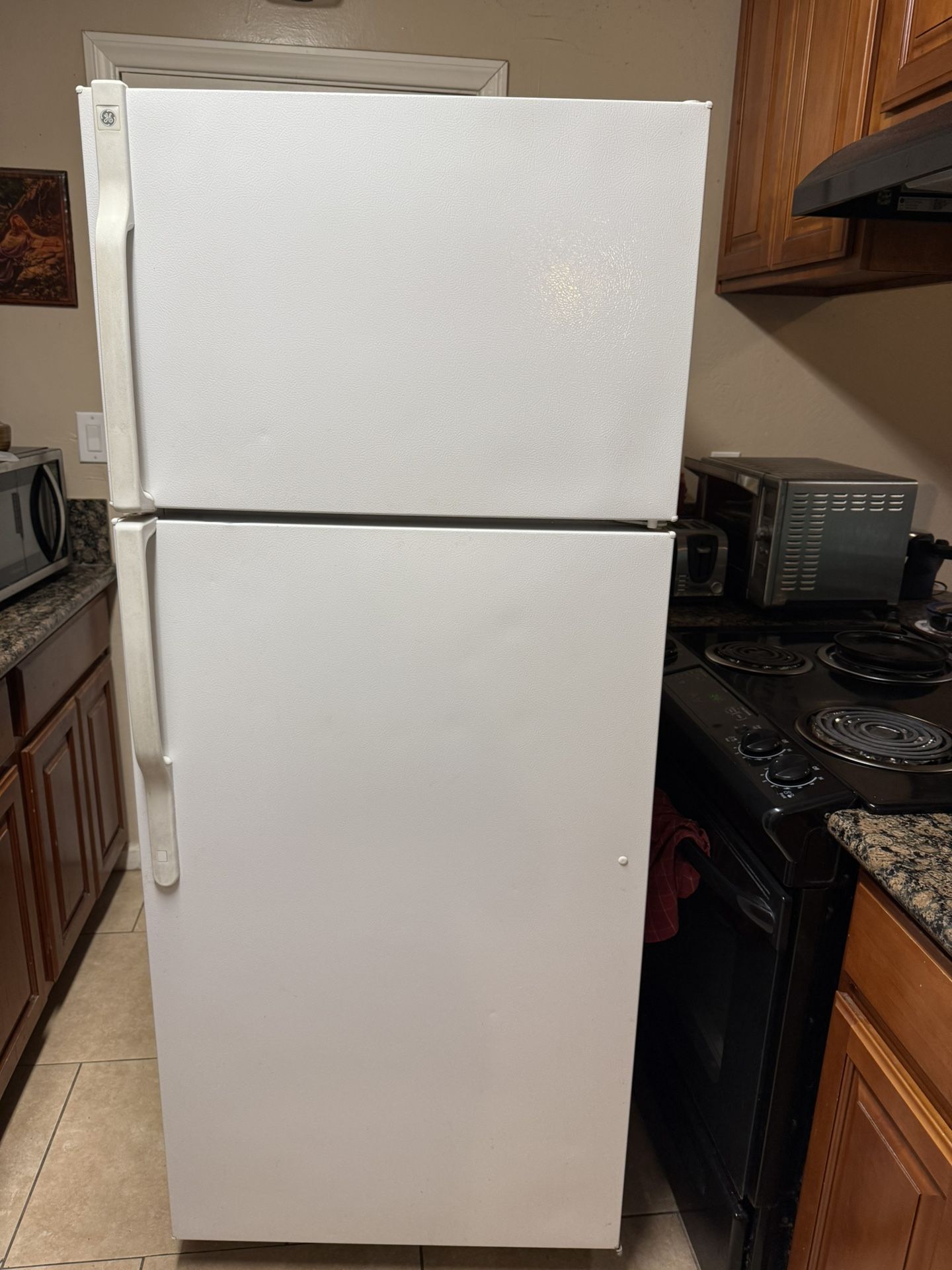 Refrigerator GE Brand