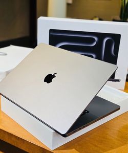64GB RAM 2TB SSD M1 Max Chip Apple MacBook Pro 16 inch Max Specs