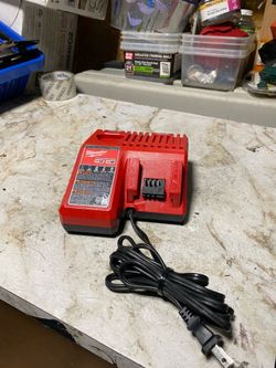 Milwaukee M18 charger