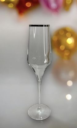Set Of Elegant Champagne Flutes