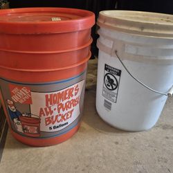Bucket With Lid
