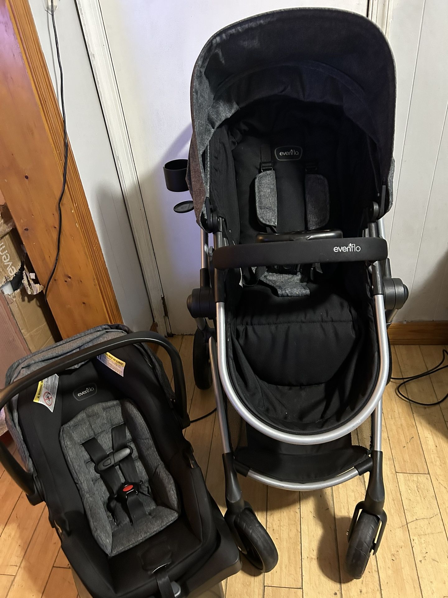 Evenflo Pivot Modular Travel System