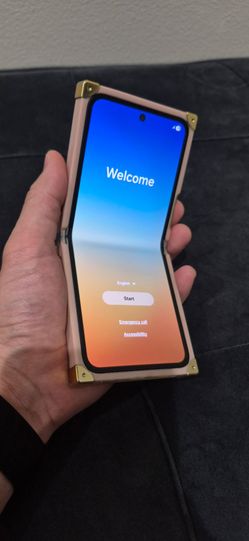 Galaxy Z Flip 6 (Great Condition)