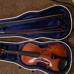 violin w case and bow’s