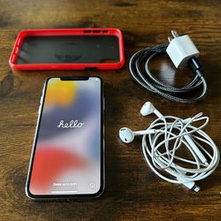 Apple iPhone X 256GB White Unlocked With Accessories