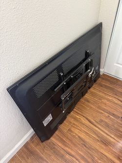 55” Samsung 1080p TV  with mount