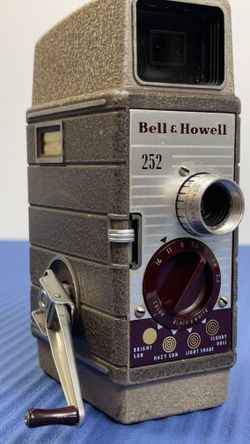 Vintage 1950s  Bell & Howell  252  8 mm  Movie Camera. Tested 
