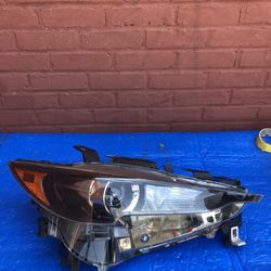 2017-2019 Mazda Cx-5 Headlight Right Side Oem