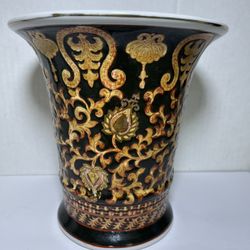 Vintage porcelain vase by oriental accent Chinese vase