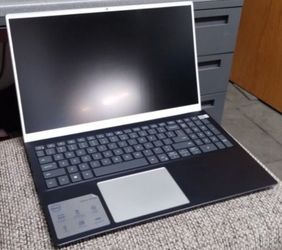 Dell Inspiron 15-in 5502 32GB, 2x 1TB M. 2 SSD drives, i7 1165G7