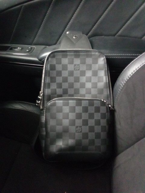 LOUIS VUITTON
Damier Graphite Avenue Sling Backpack