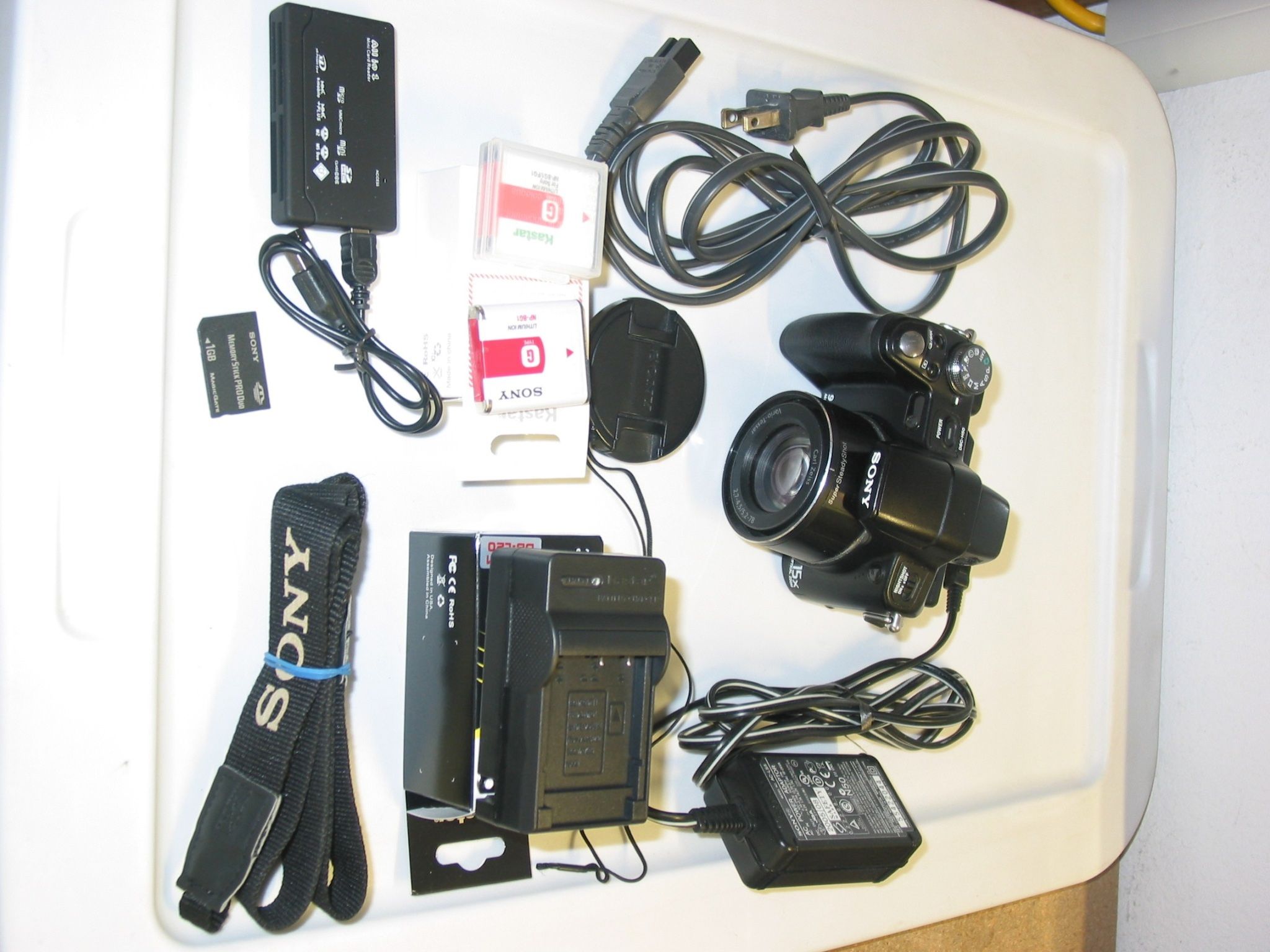Sony Cybershot DSC-H50 9MP Digital Still Photo Camera Video Camcorder 15x Zoom w/Night Shot