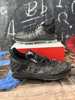 Baseball cleats