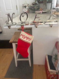 N O E L ~~CHRISTMAS STOCKING HOLDERS~~SILVERTONE
