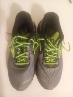 Brooks Ghost 12 Running Shoes - Men's Size 9 _  Like new