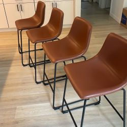 4 Counter Stools 