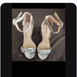 Snake Woman Heel Size 7.5