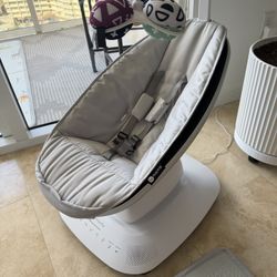 Baby Rocking Chair  4MOMS electric 