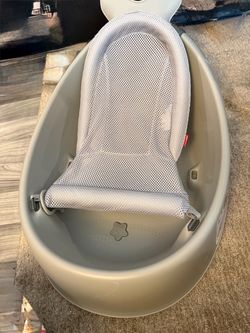 Skip Hop Baby Bath Tub with Mesh Sling