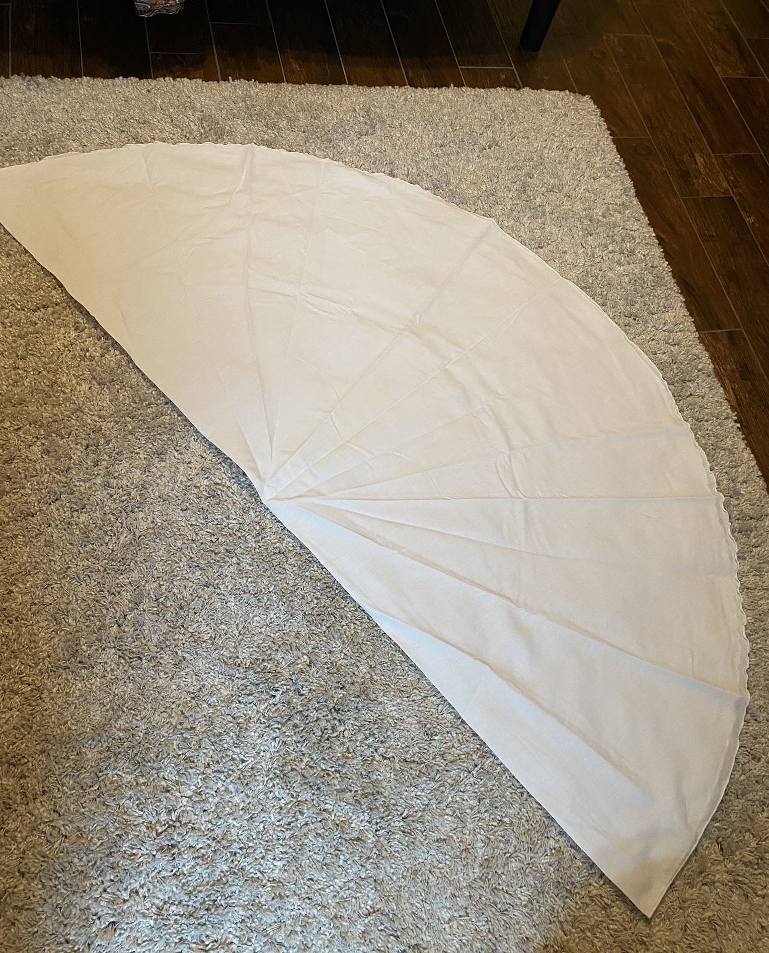 Round White Tablecloth