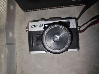 vintage CMI 35 35mm film camera