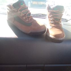 Timberland Boots 7.5 Mens 