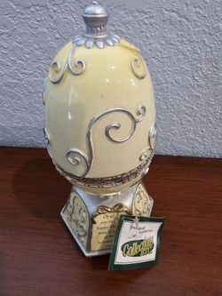 Vintage Toyo Musical Wedding Egg